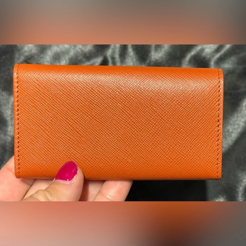 Burberry key holder, like new
